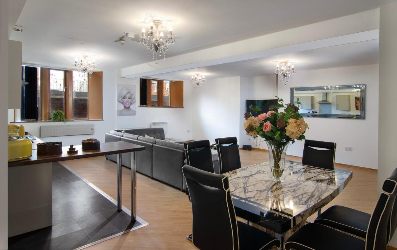 Super Spacious Church Conversion Close To Tower Blackpool Bagian luar foto
